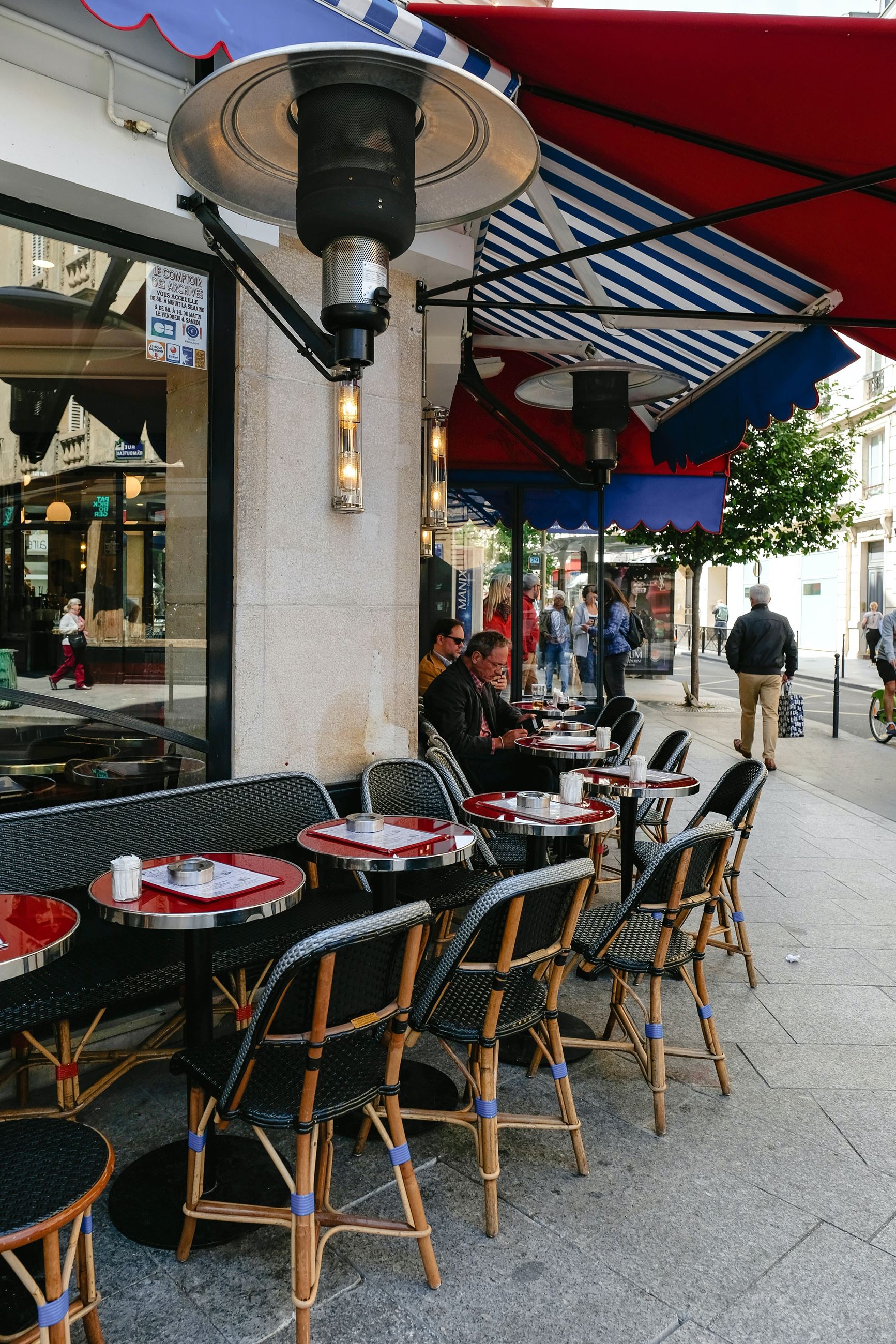 Outdoor Seating Areas - Food-Beverage Opens in new window