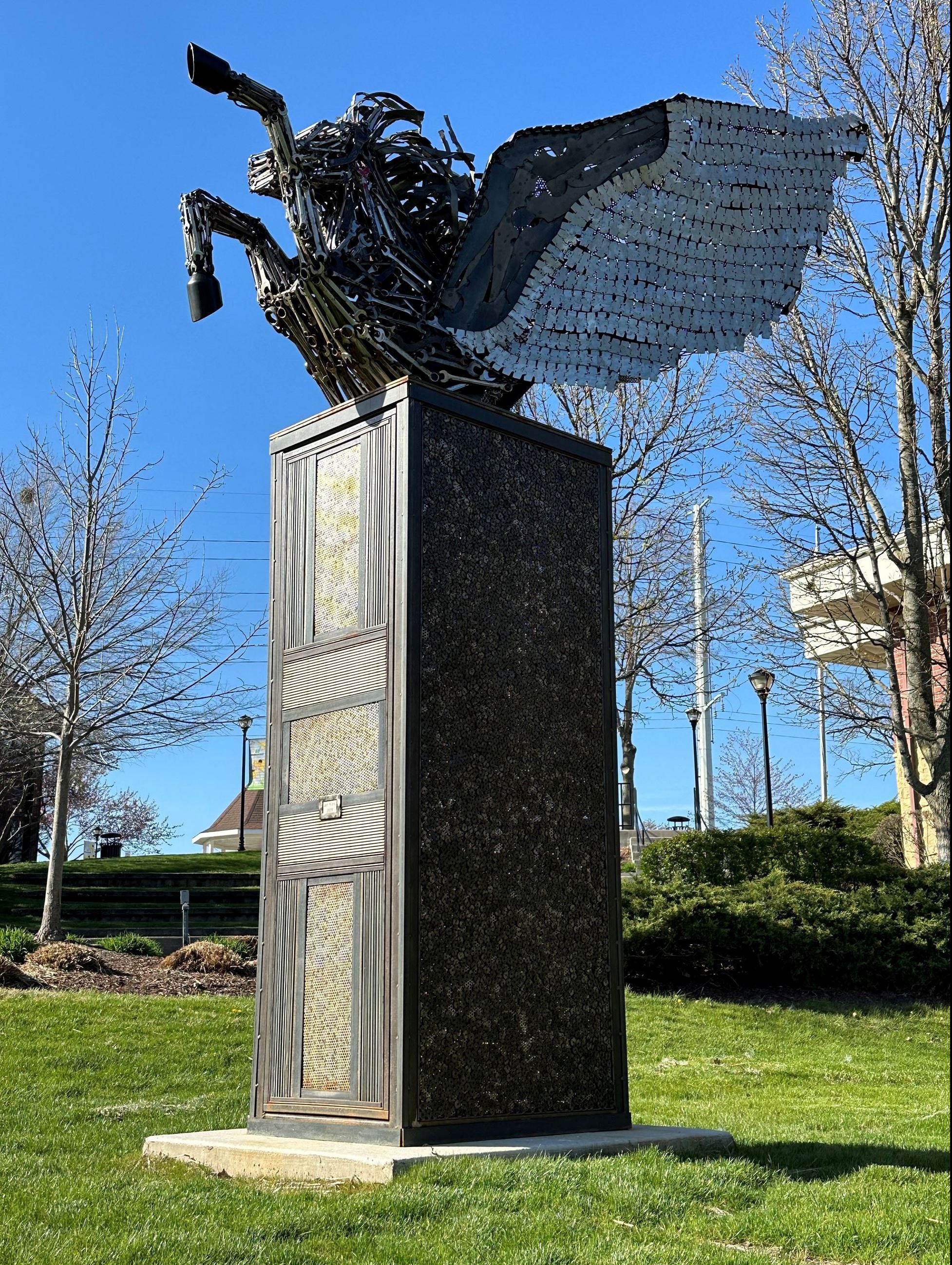 Tribute steel artwork on Bob Walters Commons.